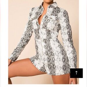 Superdown Amanda zip up romper